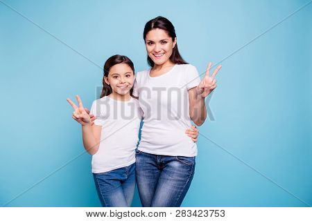Close Up Photo Beautiful Two People Brown Haired Mom Little Daughter Showing V-sign Hugging Best Fri
