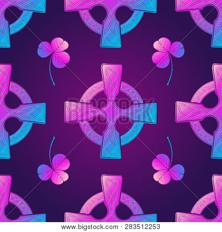 St. Patricks Day Festive Seamless Pattern With Traditional Celtic Cross And Clover Leaves. Trendy Co