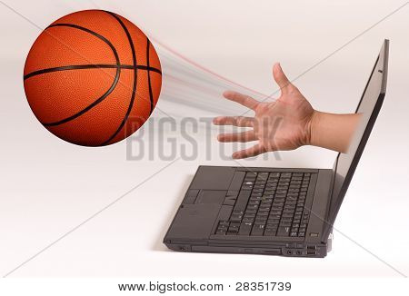 Basquete e tela de computador