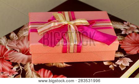 Gift To Your Loved One On Valentine's Day, International Women's Day, Wedding Anniversary, Mother's 