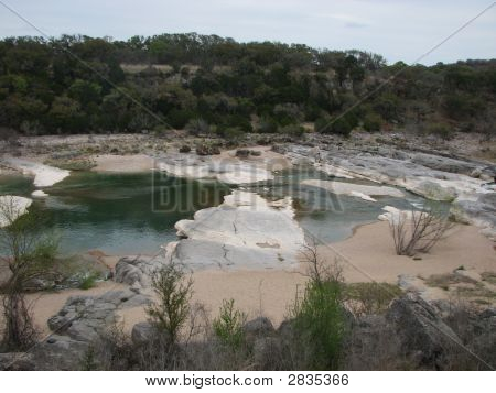 แม่น้ำเป็นน้ำแข็ง