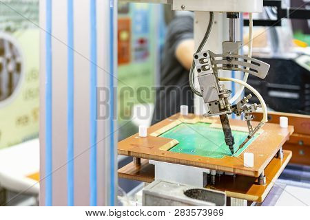 High Technology And Modern Automatic Robot For Pcb (print Circuit Board) Assembly Machine During Sol