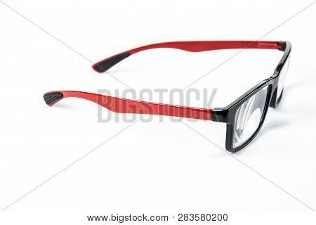 Dioptric Glasses With Rubber At The End Of Temples To Prevent Slipping