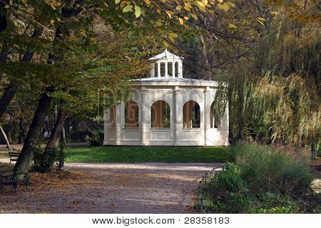 V parku Maksimir Záhřeb pavilonu