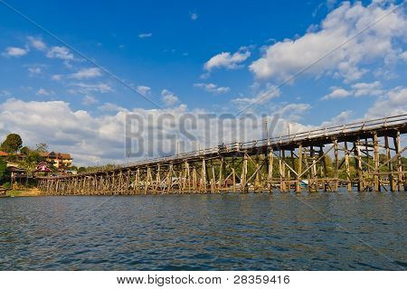 Längste Holzbrücke In Thailand