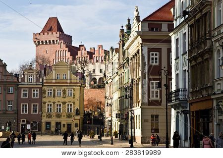 Poznan/poland - February 6th 2019: Colorful Buildings Of The Old Town Square (stary Rynek)