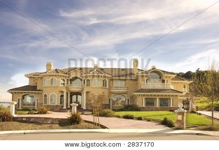 Custom Mansion w Hills