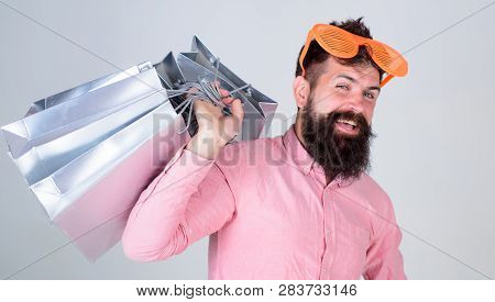How To Get Ready For Your Next Vacation. Shopping On Black Friday. Happy Shopping With Bunch Paper B