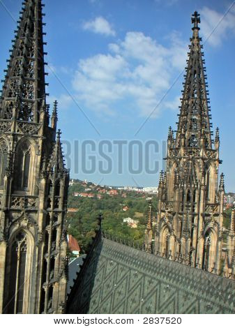 Oost-Europa Tsjechische Rep Praag Saint Vitus kathedraal via torenspitsen