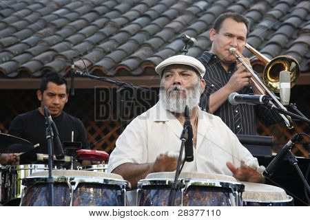 SANTA YNEZ, CA - 30 maj: Poncho Sanchez på 
