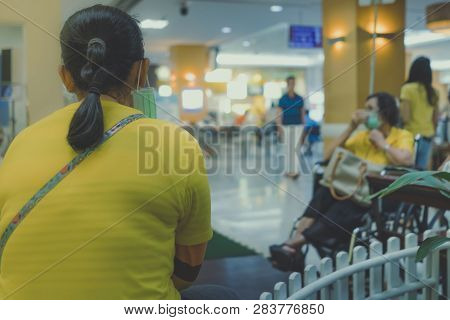 Many Patient Wait For Doctors And Nurses In The Hospital.