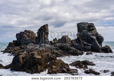 Amazing Coastline At Cape Foulwind Westport New Zealand, Great Coast With The Waves Of The Ocean In 