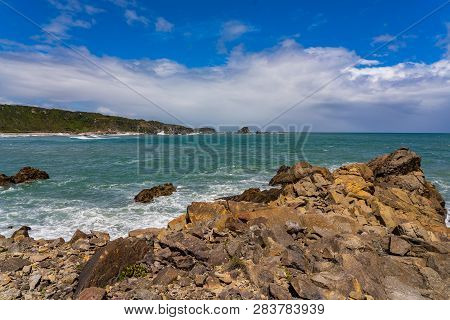 Amazing Coastline At Cape Foulwind Westport New Zealand, Great Coast With The Waves Of The Ocean In 