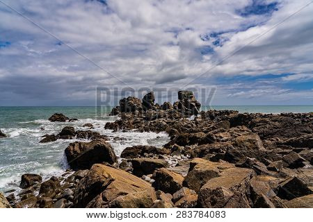 Amazing Coastline At Cape Foulwind Westport New Zealand, Great Coast With The Waves Of The Ocean In 