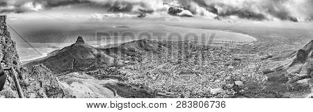 Cape Town, South Africa, August 17, 2018: Panorama Of Lions Head, Signal Hill, Robben Island And Par