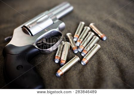 .357 Magnum Revolver Stainless Steel Hand Gun