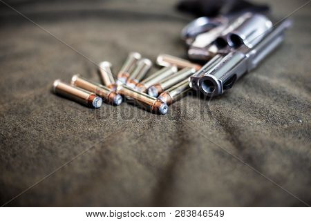 .357 Magnum Revolver Stainless Steel Hand Gun