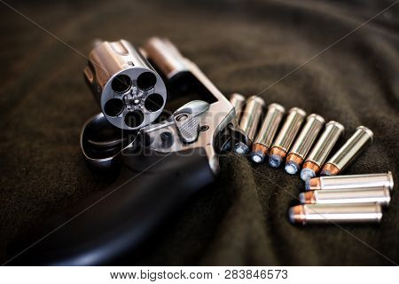 .357 Magnum Revolver Stainless Steel Hand Gun