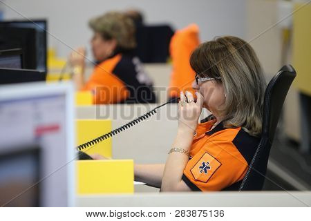 911 Emergency Number Operator