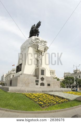 호세 산 마르틴 광장 산 마틴 리마 페루에서의 동상