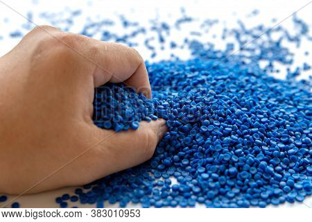 Blue Plastic Grain, Plastic Polymer Granules,hand Hold Polymer Pellets, Raw Materials For Making Wat