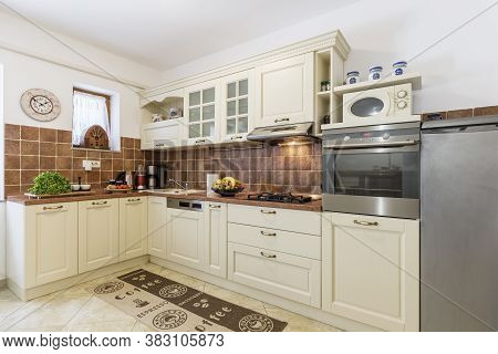 Modern Luxury Ktchen With Utensils, Side View