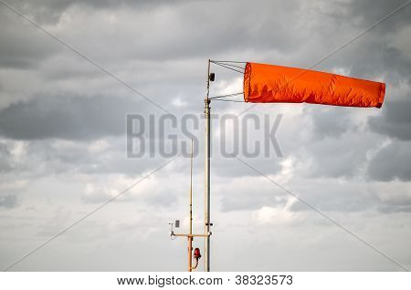 Šedá ocelová obloha s ohněm červená Airsock