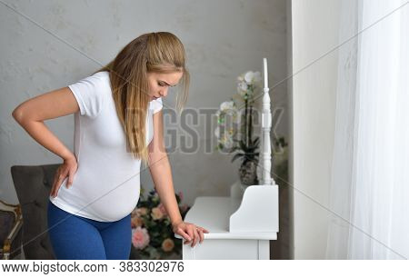 Young Pregnant Woman Felt A Sharp Abdominal Pain