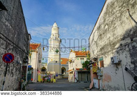 Georgetown, Penang/malaysia - Sep 12 2016: Acheh Mosque In The Blue Sky Morning.