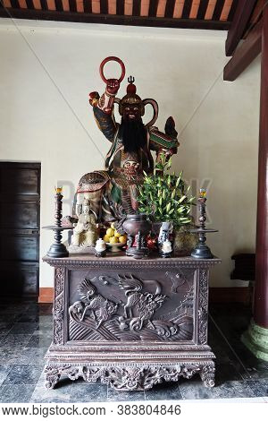 Hoi An, Vietnam, February 21, 2020: Colorful Wooden Sculpture Inside The Chùa Phước Lâm Temple. Hoi 