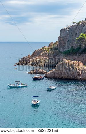 Sant Feliu De Guixols, Spain : 02 Sept 2020: Boats Village Of Sant Feliu De Guixols At Costa Brava I