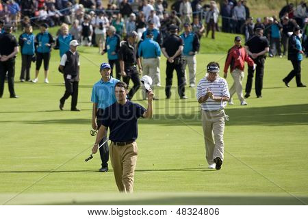 LOCH LOMOND, SKOTSKO - JUL 12 2009; Loch Lomond Skotsko; Martin Kaymer (GER) uznává vrána