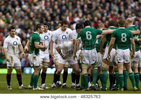 TWICKENHAM LONDÝN, 27/02/2010. nastavení do mlýna během RBS 6 Nations rugby union zápas mezi