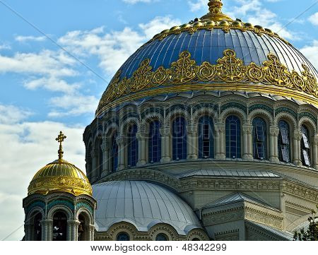 Iso ortodoksikirkko dome