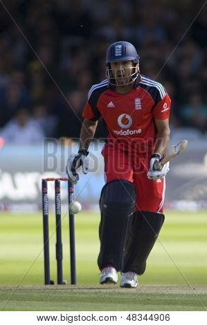 LONDRA - 12 SETTEMBRE 2009; Londra Inghilterra: Giocatore di squadra Inghilterra Ravi Bopara durante il Nat West, un quarto 