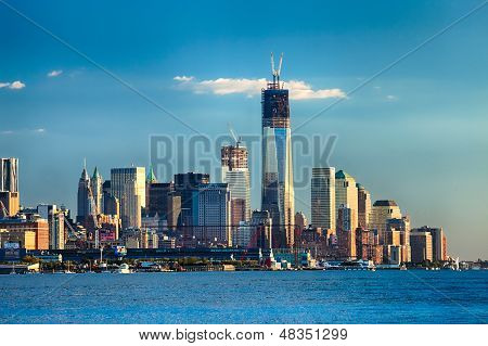 Nueva York - el 24 de septiembre: One World Trade Center (anteriormente conocida como la torre de la libertad)