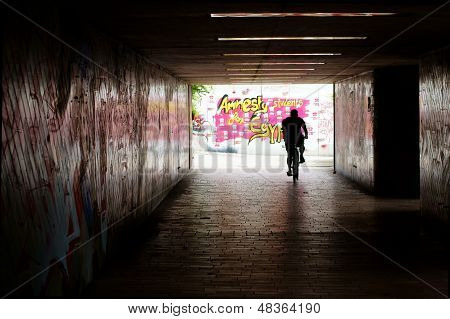 Under the bridgen