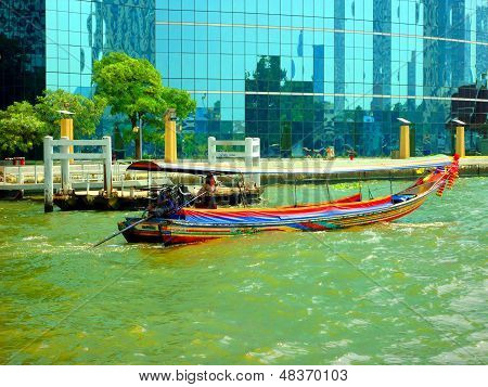 Longboat in Bangkok