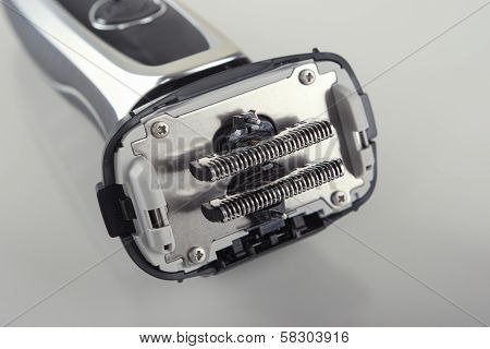Closeup Image Of The Inner Blades Knifes Of The Washable Electric Shaver
