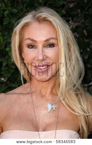 Linda Thompson at the Rape Treatment Center Fundraiser hosted by Viola Davis and honoring Norman Lear, Greenacres, Neberly Hills, CA 10-14-12