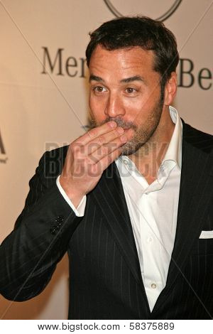 Jeremy Piven at the 17th Carousel of Hope Ball to benefit The Barbara Davis Center for Childhood Diabetes. Beverly Hilton Hotel, Beverly Hills, CA. 10-28-06