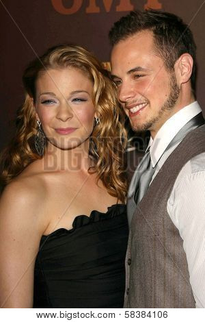 LeAnn Rimes and Dean Sheremet at the CMT Giants honoring Reba McEntire. Kodak Theatre, Hollywood, CA. 10-26-06