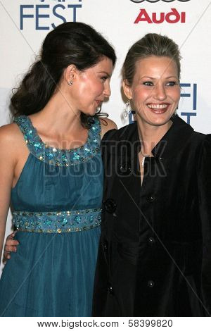 LOS ANGELES - NOVEMBER 9: Ashley Judd and Joey Lauren Adams at the AFI Fest 2006 screening of 