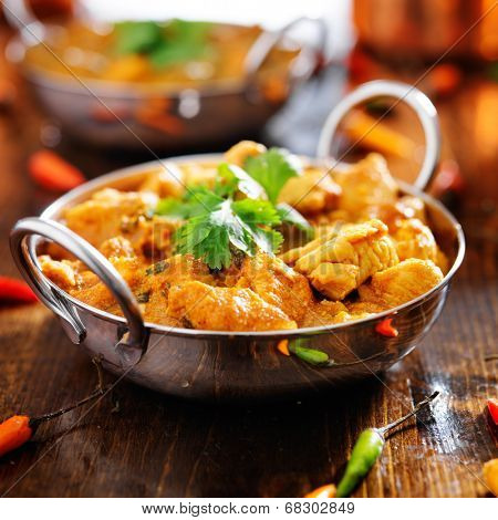indian chicken curry in balti dish