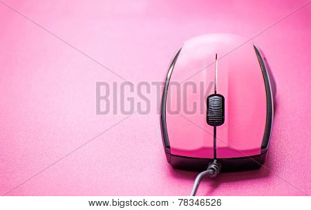 Pink computer mouse