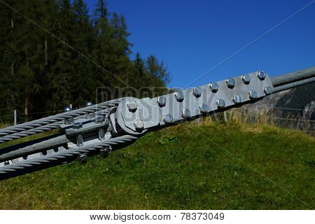 Wire rope attaching