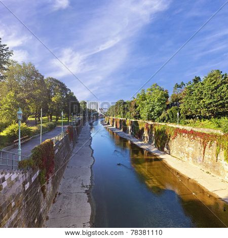 Promenade Along The Vienna River In Summertime In The Historic City Park
