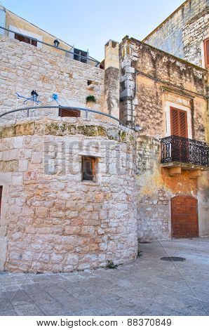 Alleyway. Bitritto. Puglia. Italy.
