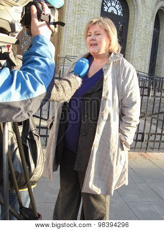 Erna Solberg in 2008 outside the Norwegian parliament building