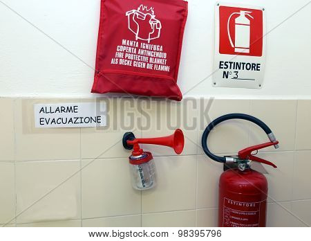 Signaling Devices For Emergency Management